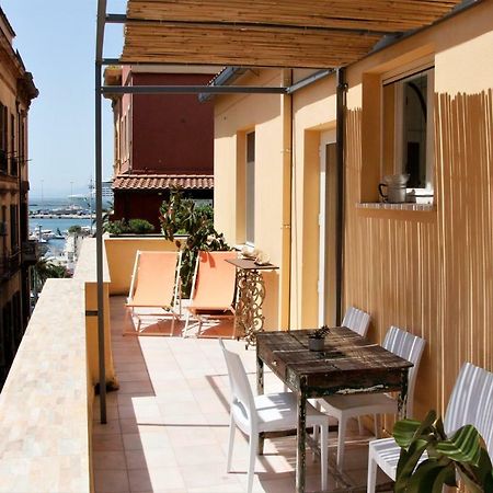 Appartamento Con Terrazza Panoramica In Marina. Кальяри Экстерьер фото